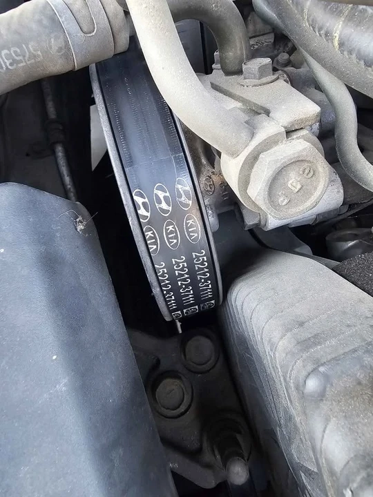 2003 Hyundai Tiburon - Image 8 of 9