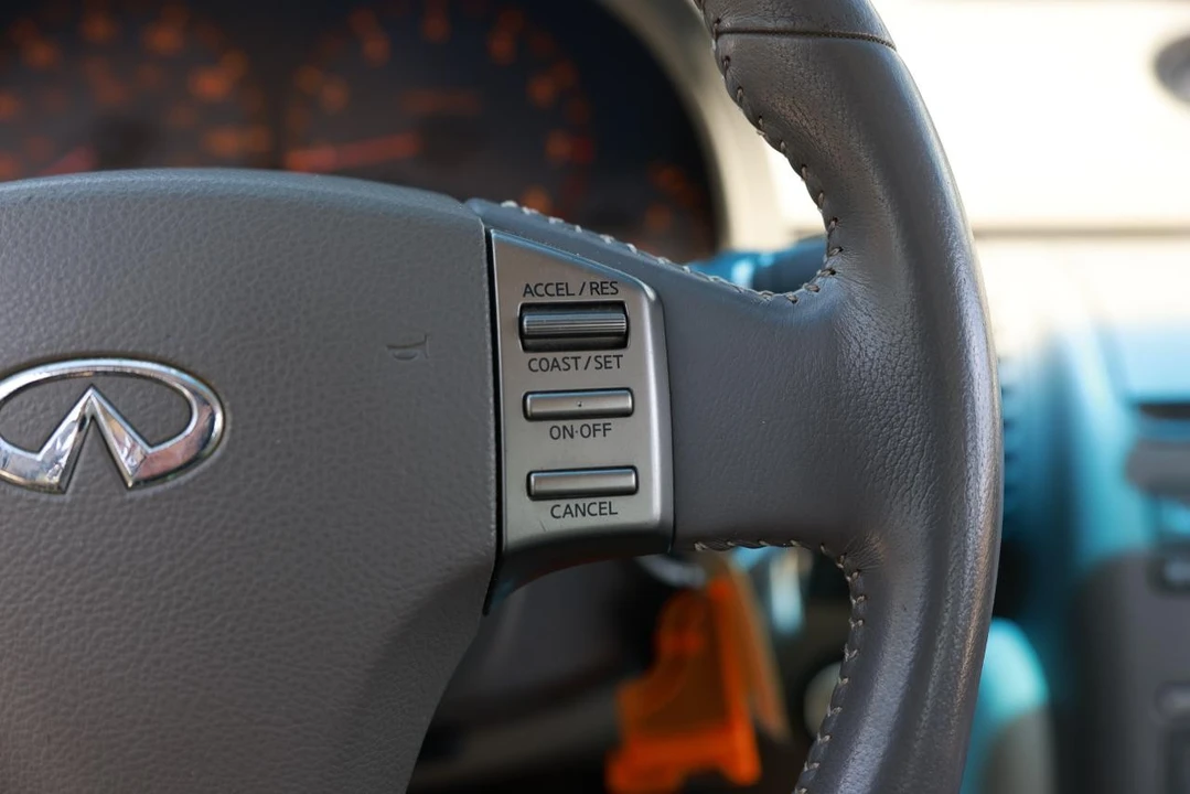 2003 Infiniti G35 3rd Gen - Image 26 of 31