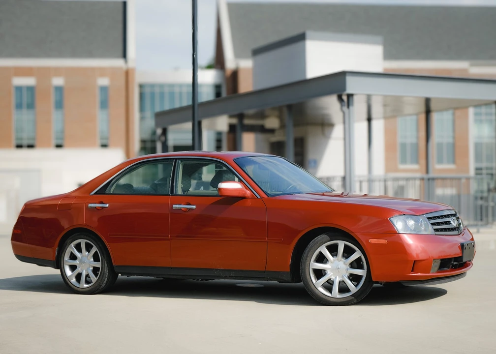 2003 Infiniti M 2nd Gen - Image 2 of 31
