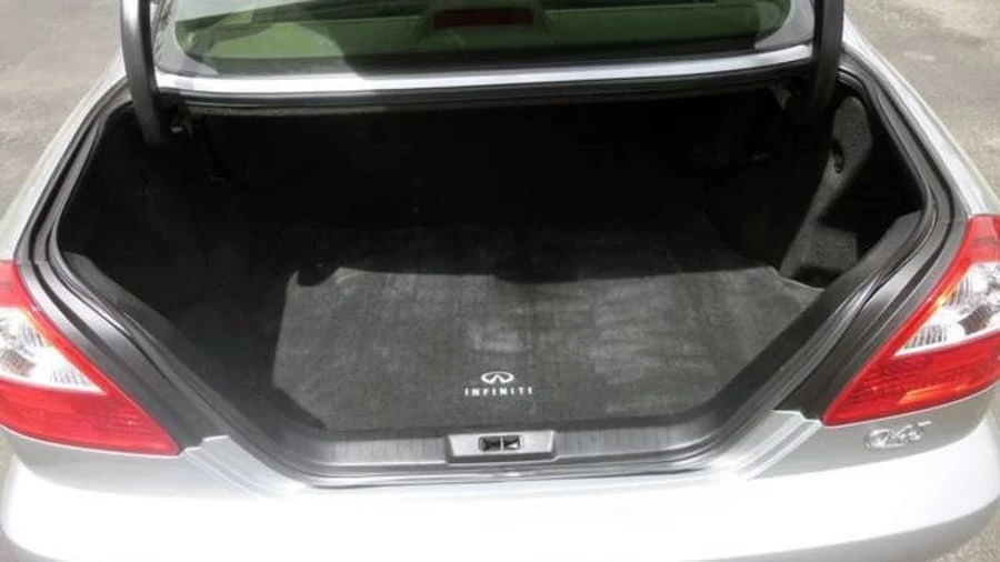 2003 Infiniti Q45 3rd Gen - Image 10 of 12