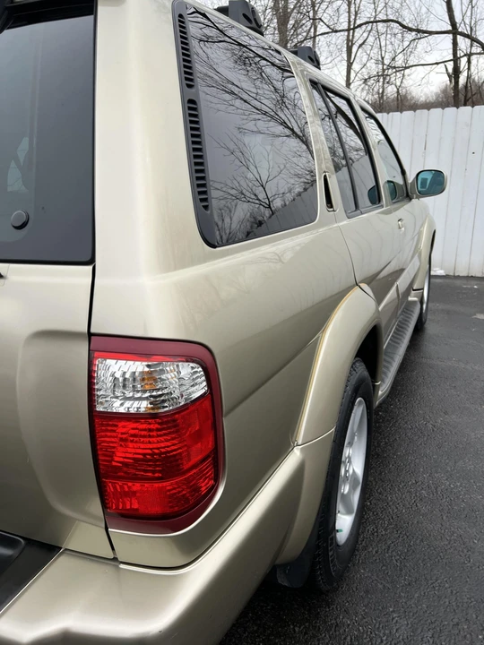 2003 Infiniti QX4 - Image 24 of 31