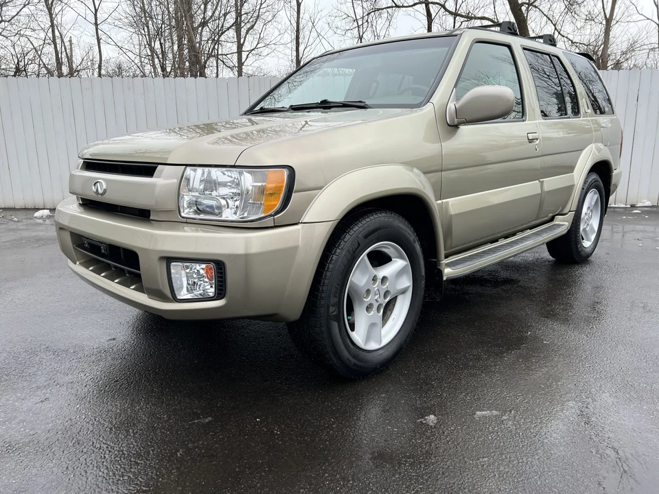 2003 Infiniti QX4 - Image 2 of 31