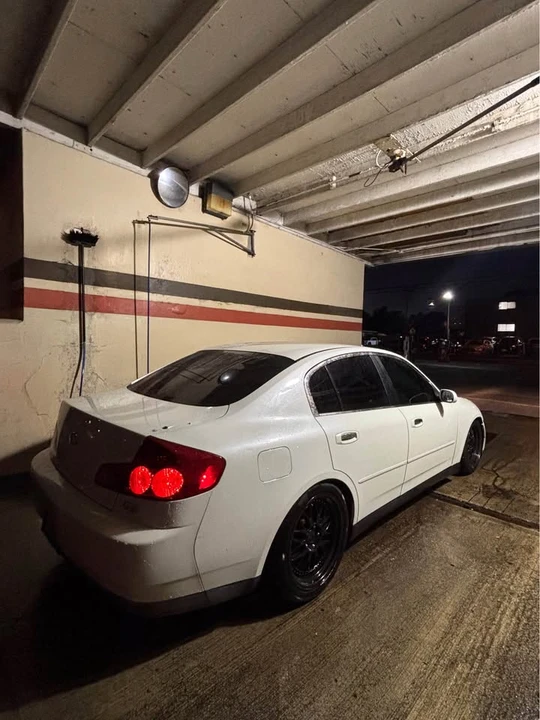 2003 Infiniti G35 3rd Gen - Image 2 of 2