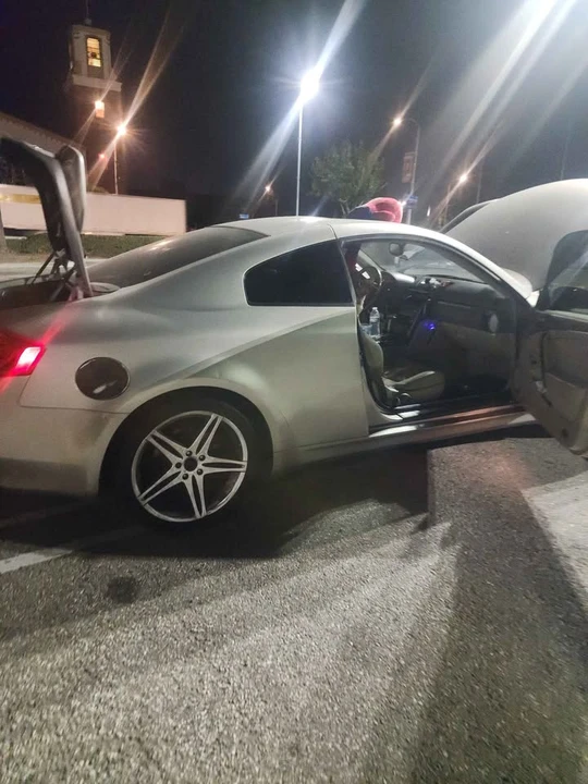 2003 Infiniti G35 3rd Gen - Image 16 of 18