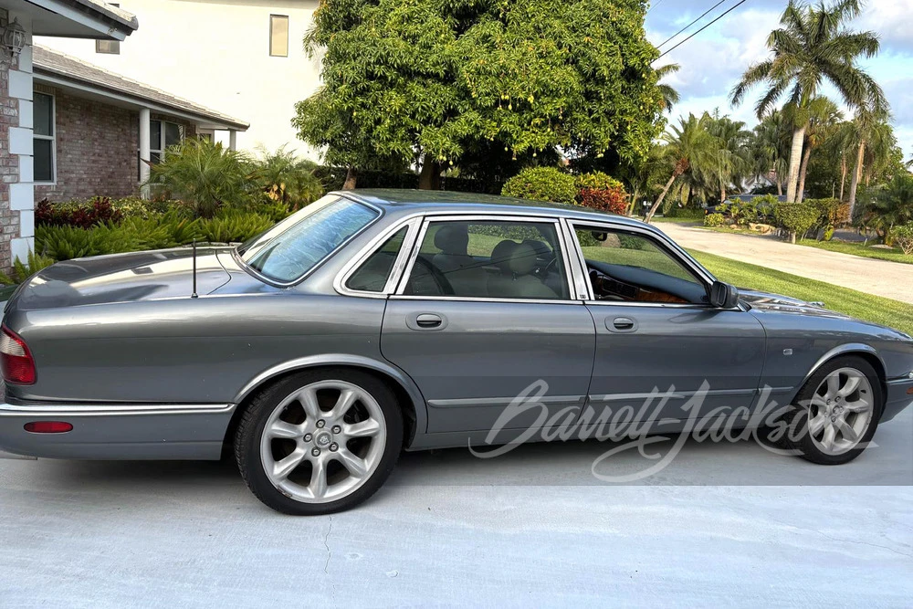 2003 Jaguar X308 XJR - Image 5 of 12