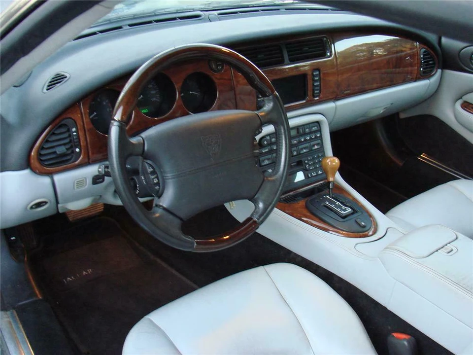 2003 Jaguar X100 XK8 - Image 4 of 5
