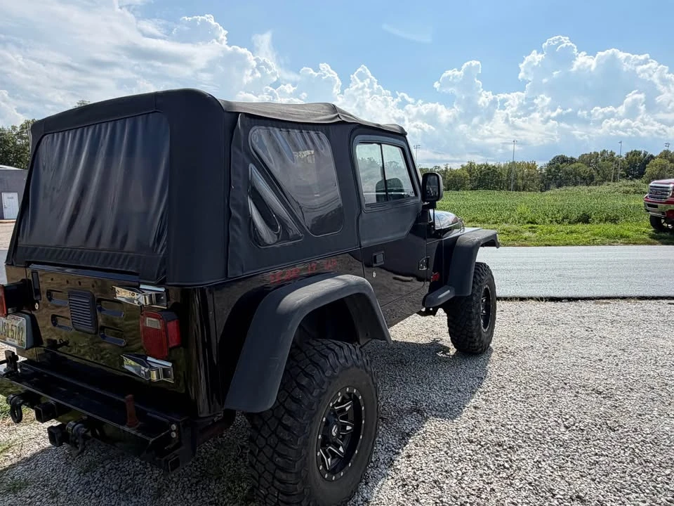 2003 Jeep TJ Wrangler - Image 10 of 17