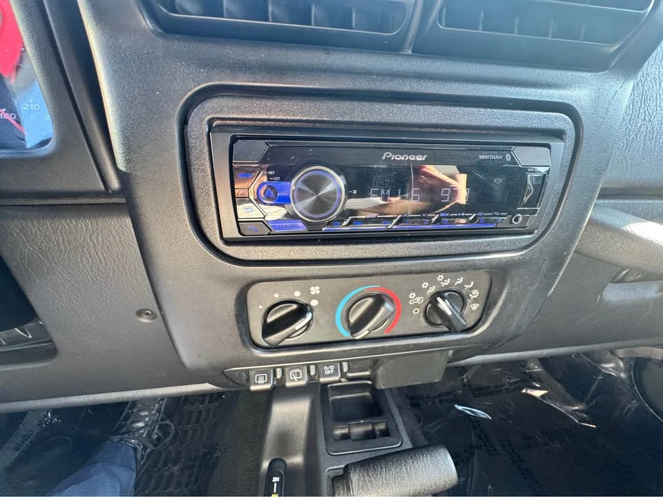 2003 Jeep TJ Wrangler - Image 13 of 15