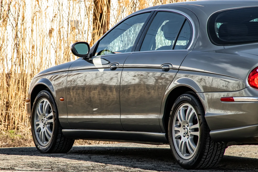 2003 Jaguar S-Type 2nd Gen - Image 27 of 31