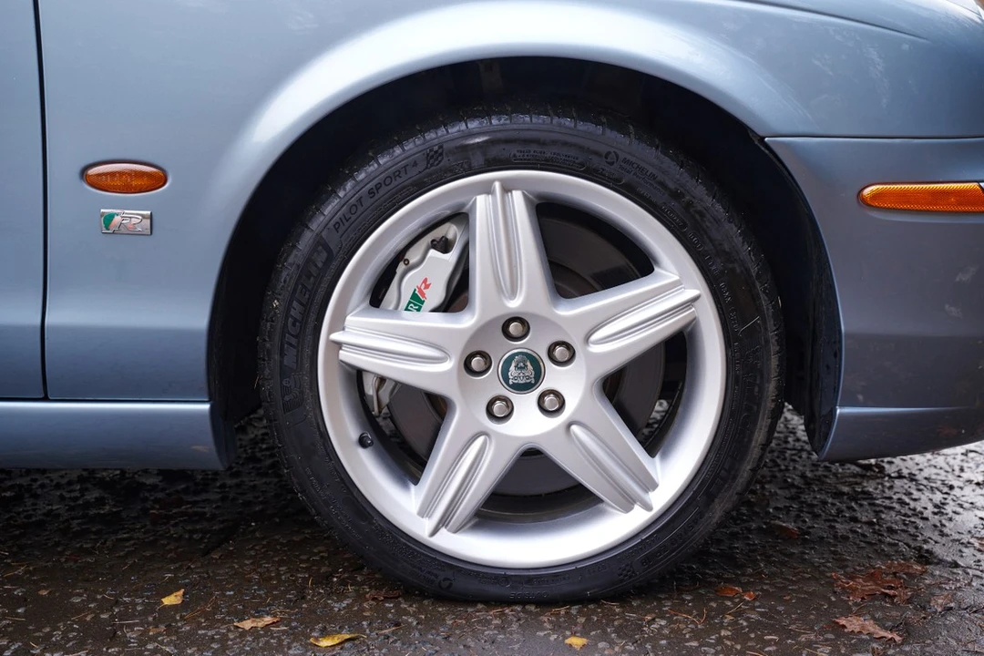 2004 Jaguar S-Type 2nd Gen - Image 19 of 30