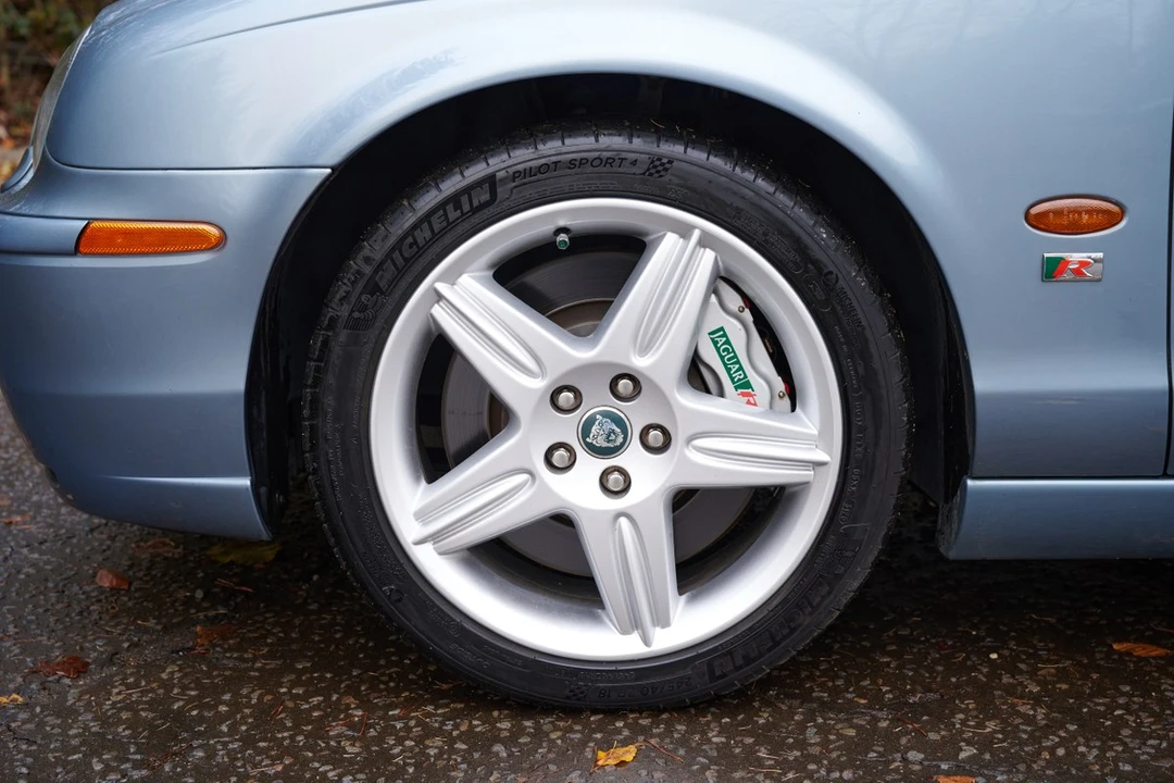 2004 Jaguar S-Type 2nd Gen - Image 18 of 30