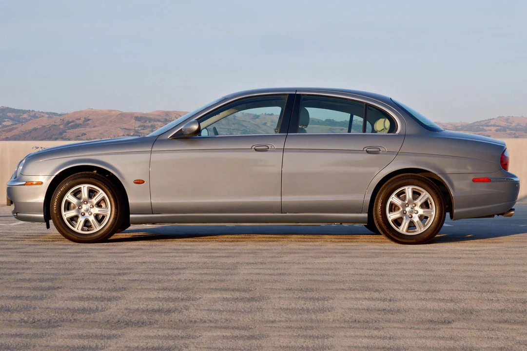 2003 Jaguar S-Type 2nd Gen - Image 3 of 5