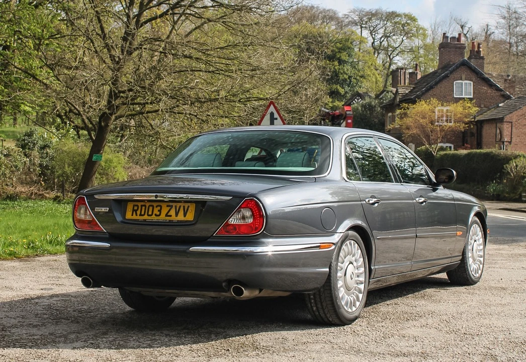 2003 Jaguar X308 XJR - Image 5 of 30