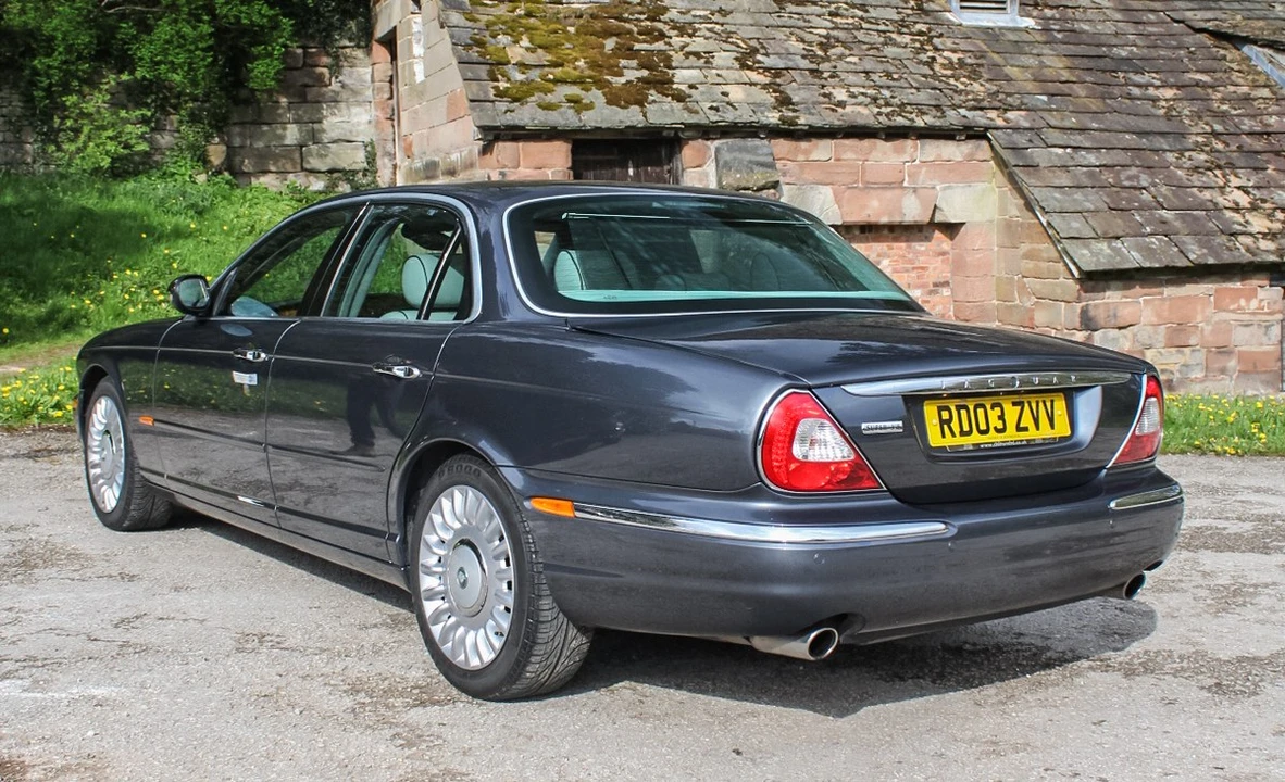 2003 Jaguar X308 XJR - Image 7 of 30