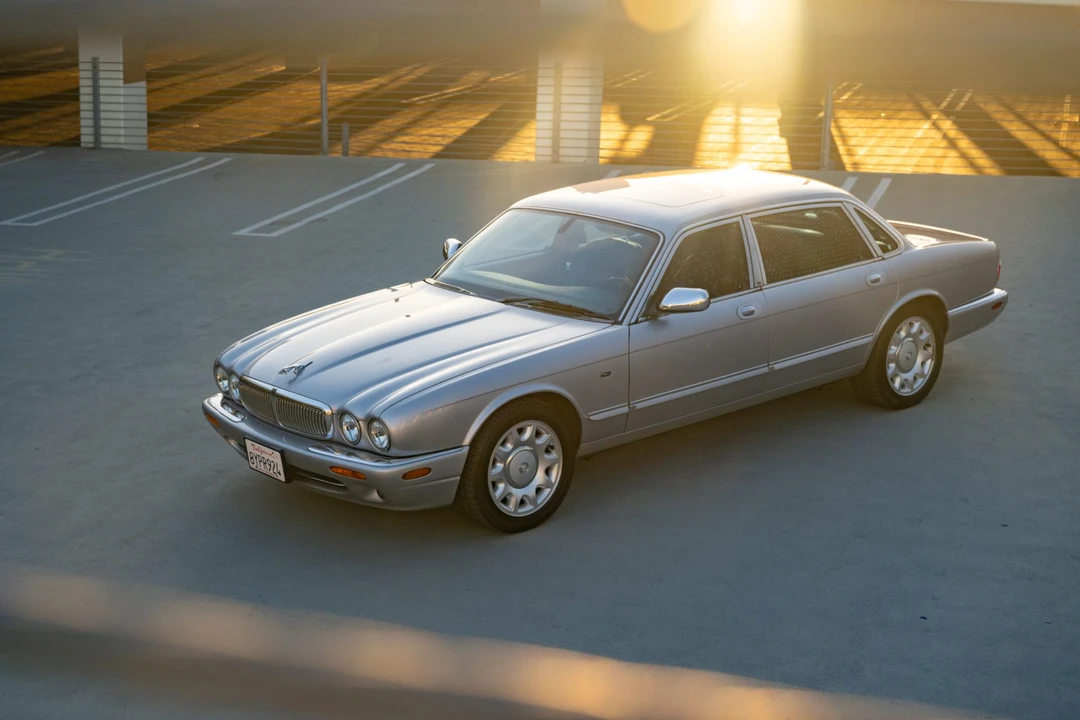 2003 Jaguar X308 XJ - Image 2 of 31