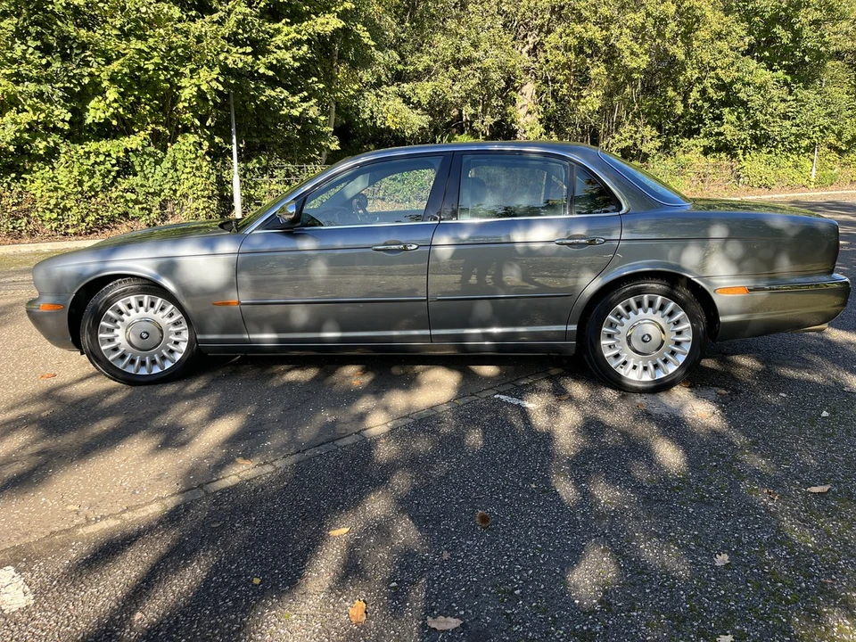 2003 Jaguar X308 XJR - Image 11 of 30