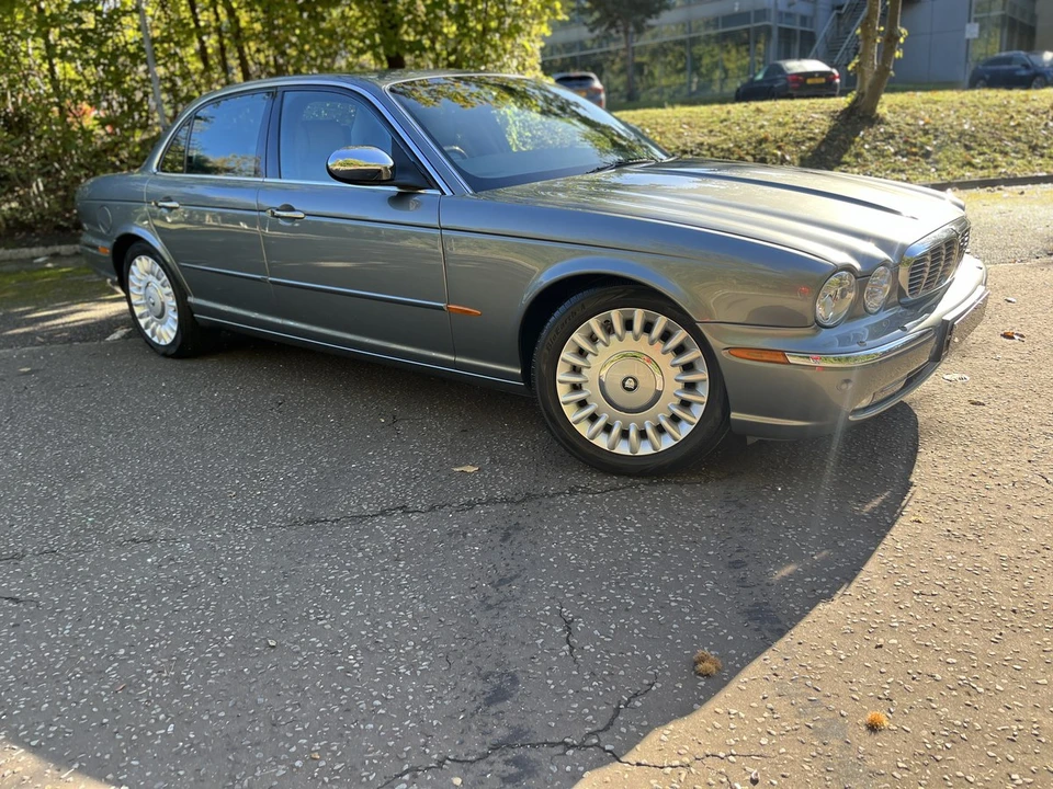 2003 Jaguar X308 XJR - Image 3 of 30