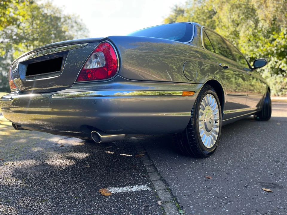 2003 Jaguar X308 XJR - Image 17 of 30