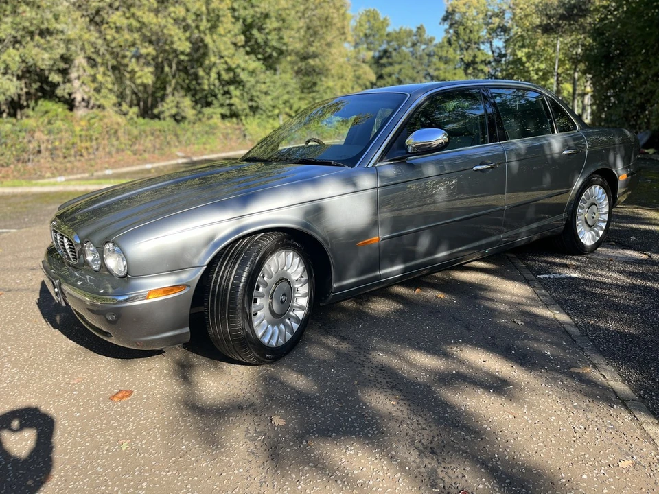 2003 Jaguar X308 XJR - Image 12 of 30