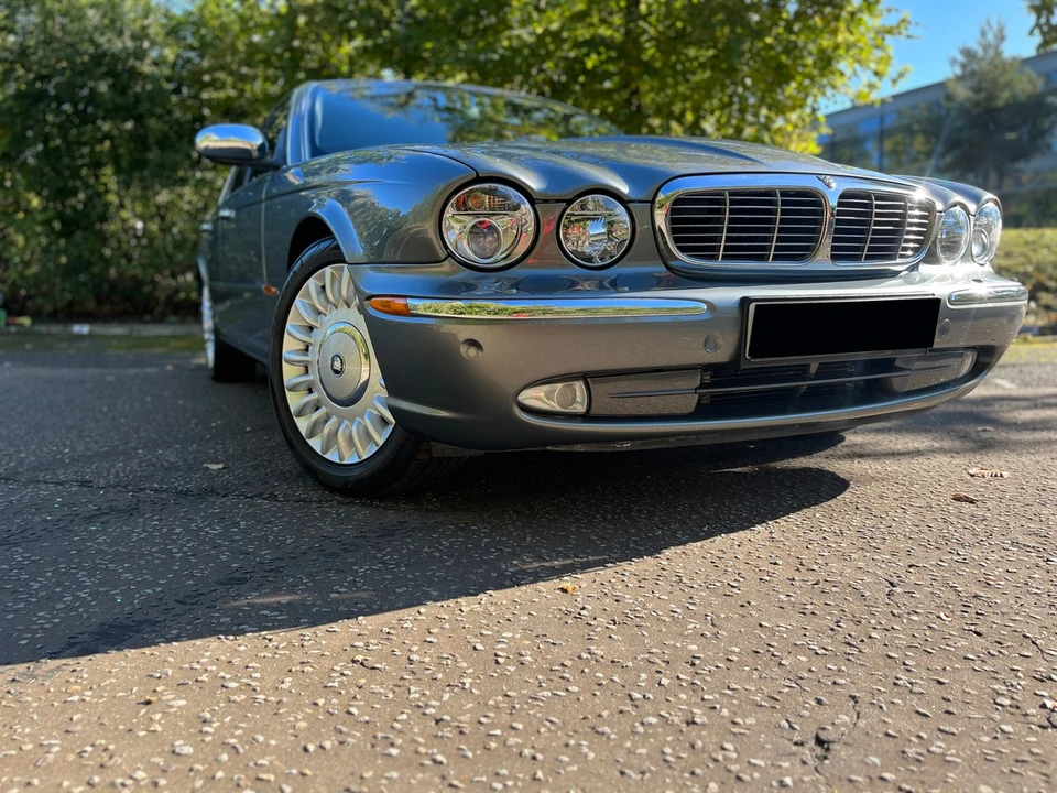 2003 Jaguar X308 XJR - Image 14 of 30