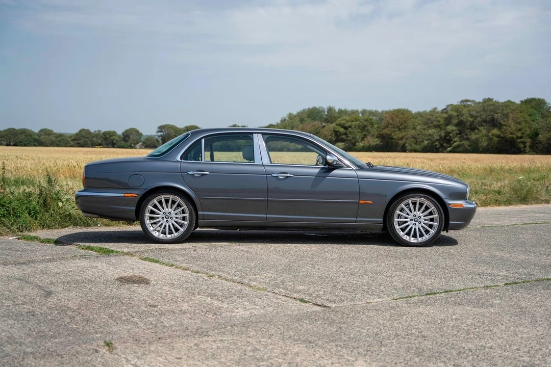 2003 Jaguar X350/X356/X358 XJ - Image 2 of 30