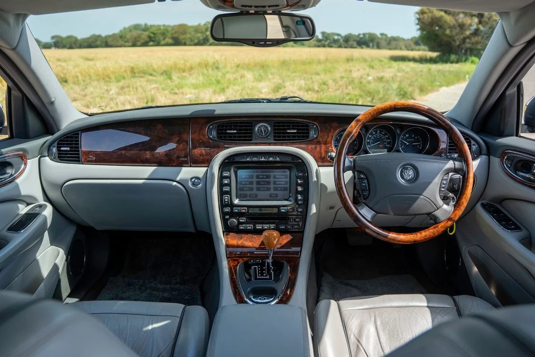 2003 Jaguar X350/X356/X358 XJ - Image 11 of 30
