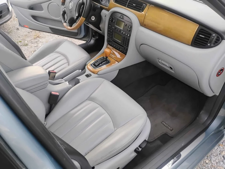 2003 Jaguar X-Type - Image 11 of 20