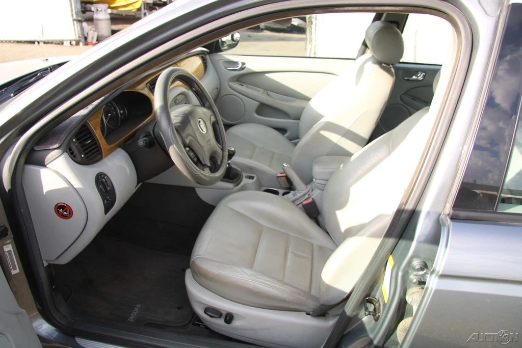 2003 Jaguar X-Type - Image 12 of 21