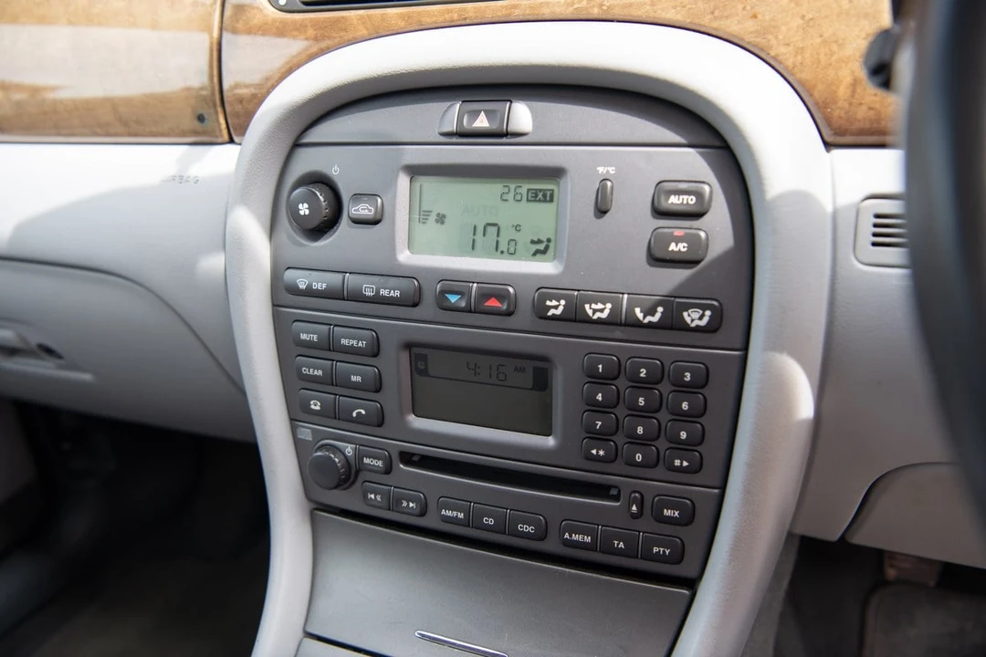 2003 Jaguar X-Type - Image 25 of 30