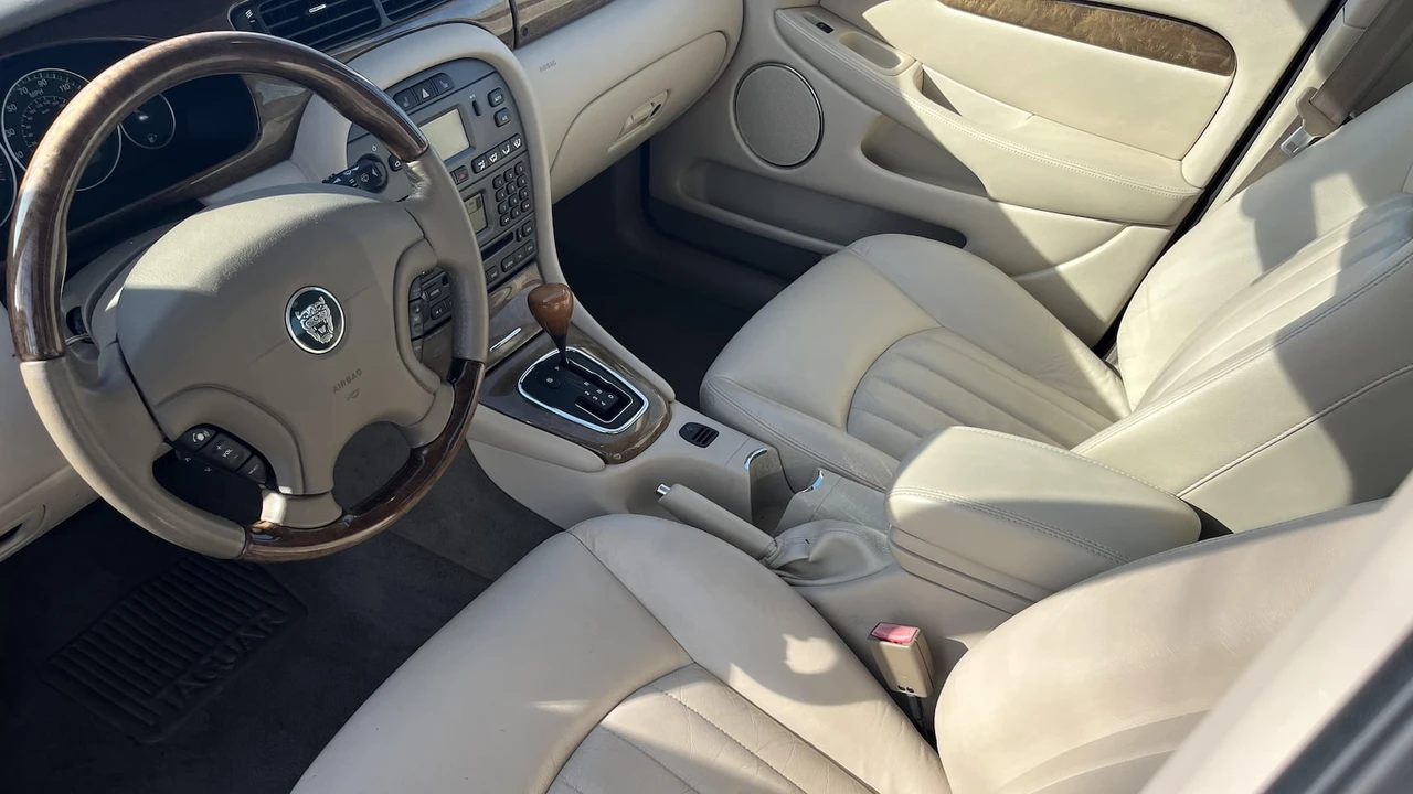 2003 Jaguar X-Type - Image 2 of 8