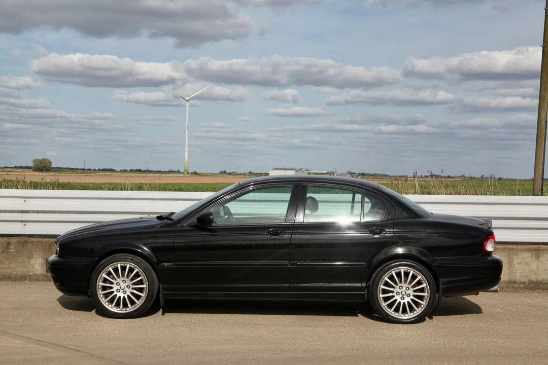 2003 Jaguar X-Type - Image 7 of 30