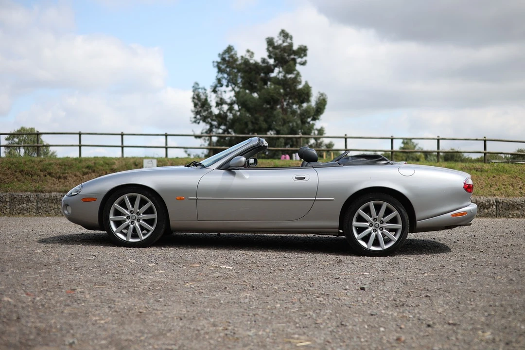 2003 Jaguar X100 XK8 - Image 11 of 30