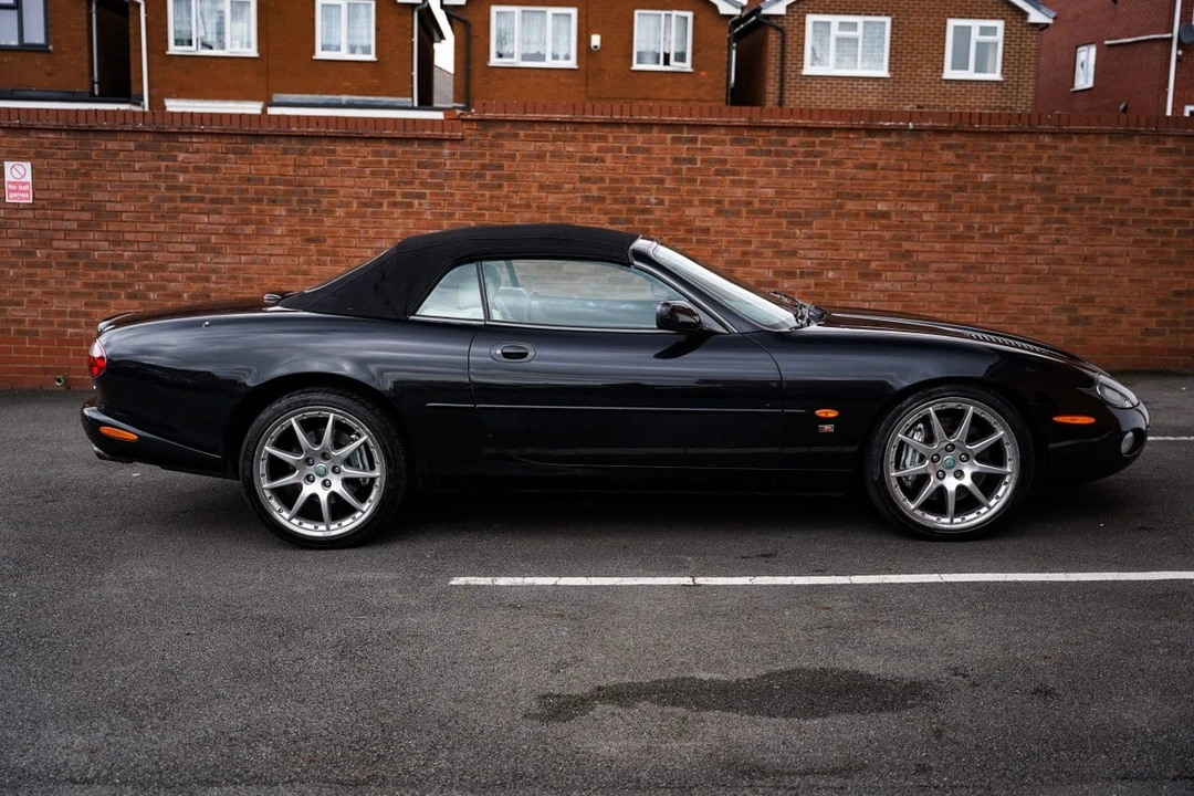 2003 Jaguar X100 XKR - Image 23 of 30