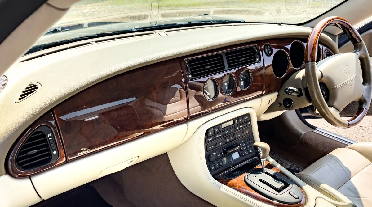 2003 Jaguar X100 XKR - Image 24 of 30