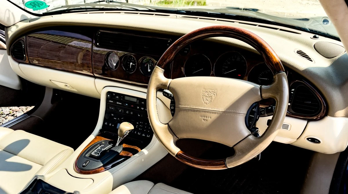 2003 Jaguar X100 XKR - Image 26 of 30