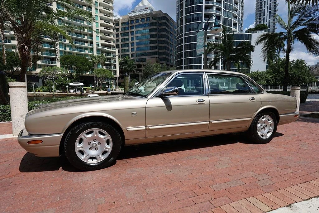 2003 Jaguar XJ Series 4 - Image 16 of 21