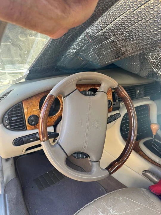 2003 Jaguar X308 XJ - Image 4 of 11
