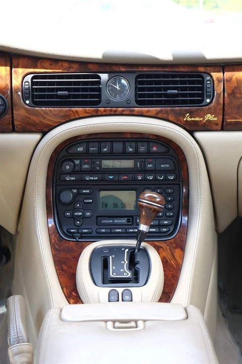2003 Jaguar X308 XJ - Image 16 of 20