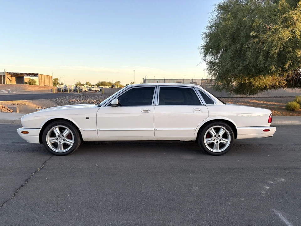 2003 Jaguar X308 XJ - Image 9 of 31