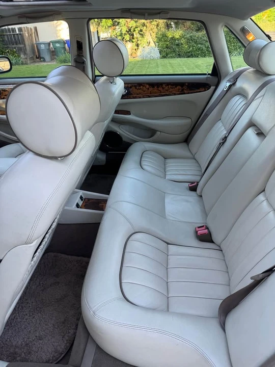2003 Jaguar X308 XJ - Image 11 of 13
