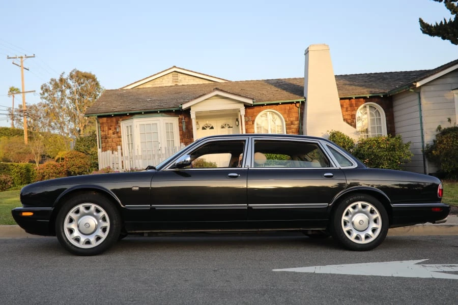 2003 Jaguar X308 XJR - Image 2 of 12