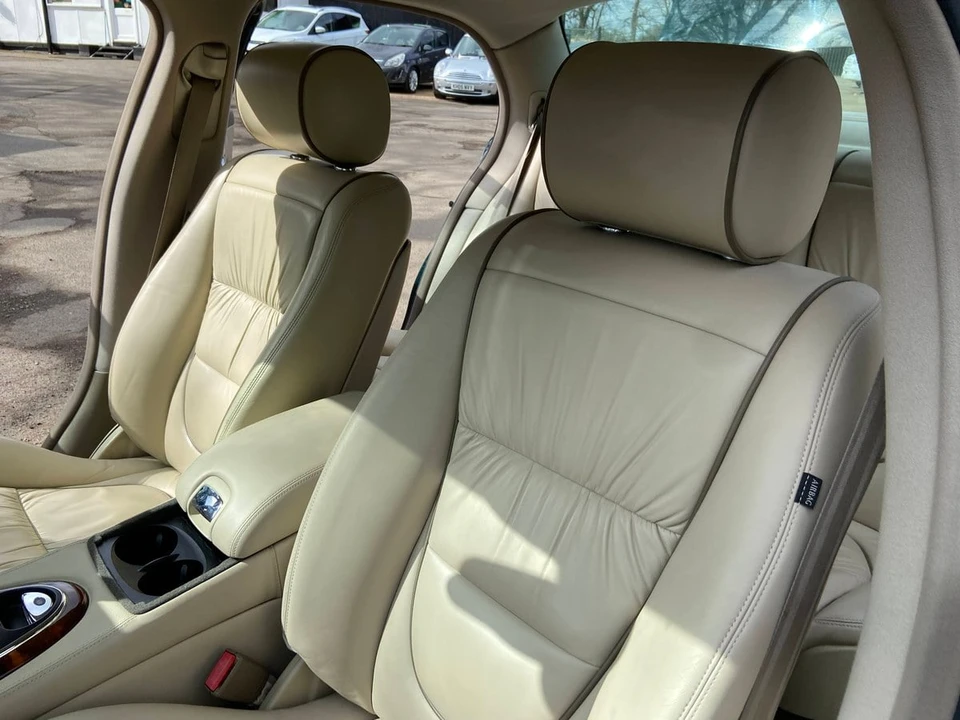 2003 Jaguar X308 XJR - Image 27 of 30