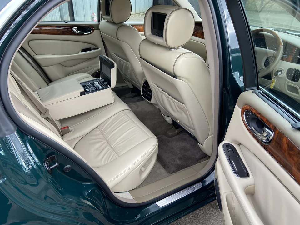 2003 Jaguar X308 XJR - Image 18 of 30