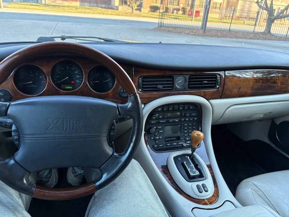 2003 Jaguar X308 XJR - Image 14 of 17