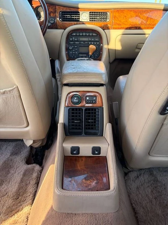 2003 Jaguar X308 XJ - Image 15 of 19