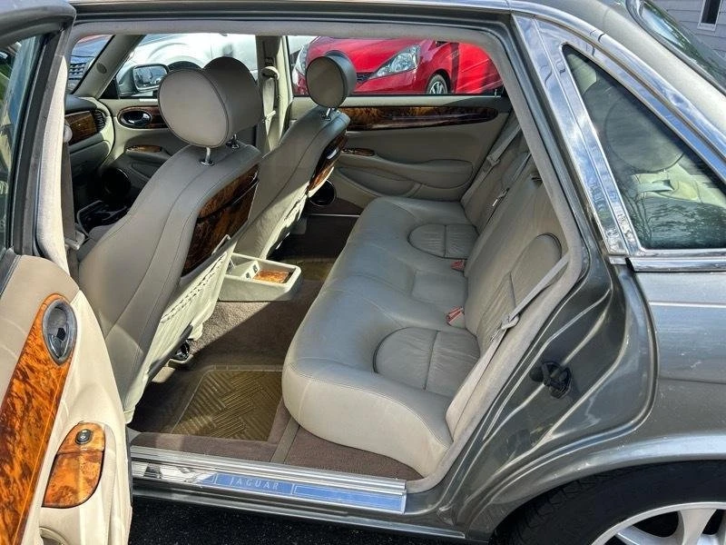 2003 Jaguar X308 XJ - Image 9 of 12