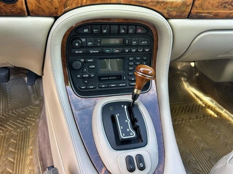 2003 Jaguar X308 XJ - Image 12 of 12
