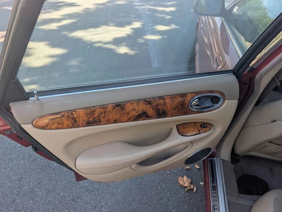 2003 Jaguar X308 XJ - Image 9 of 10