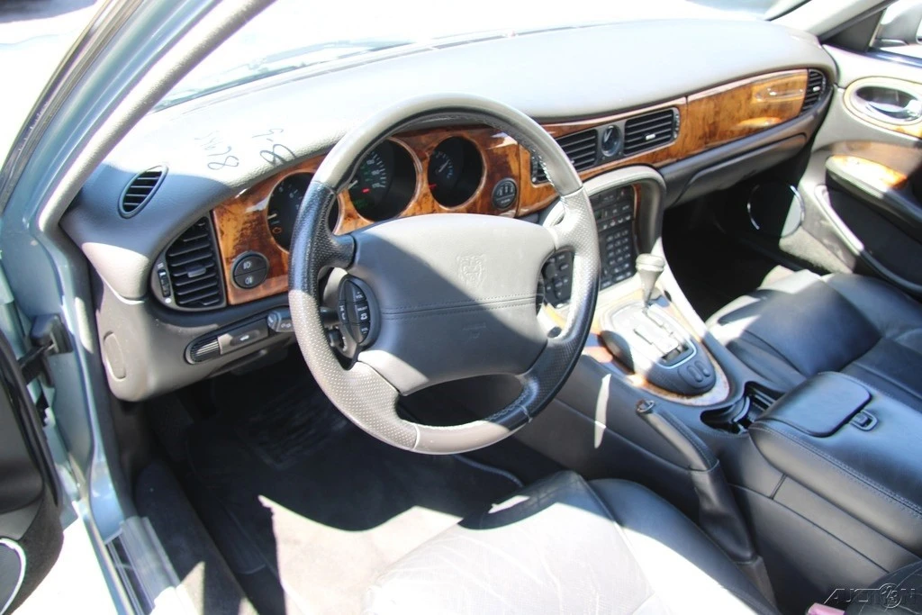 2003 Jaguar X308 XJ - Image 14 of 21