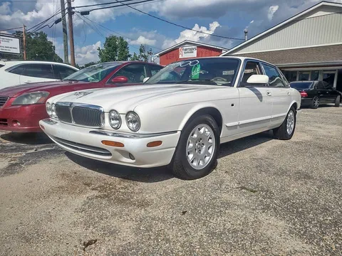 2003 Jaguar XJ Super V8 Sedan 4D